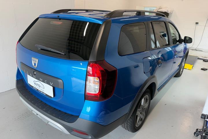 Blå Dacia Logan Stepway fra 2018