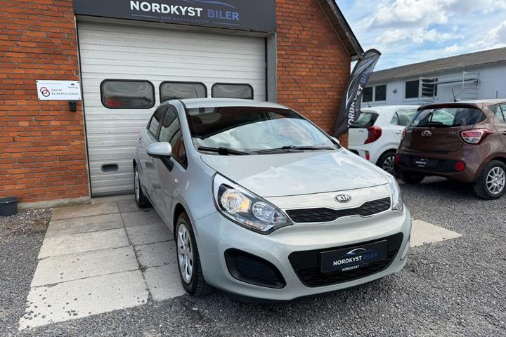 Sølv Kia Rio fra 2014