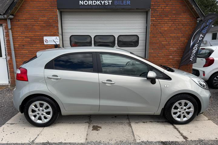 Sølv Kia Rio fra 2014