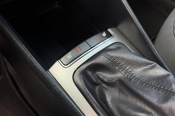Sølv Kia Rio fra 2014