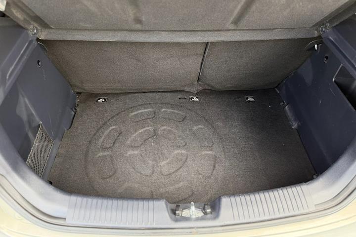 Sølv Kia Rio fra 2014