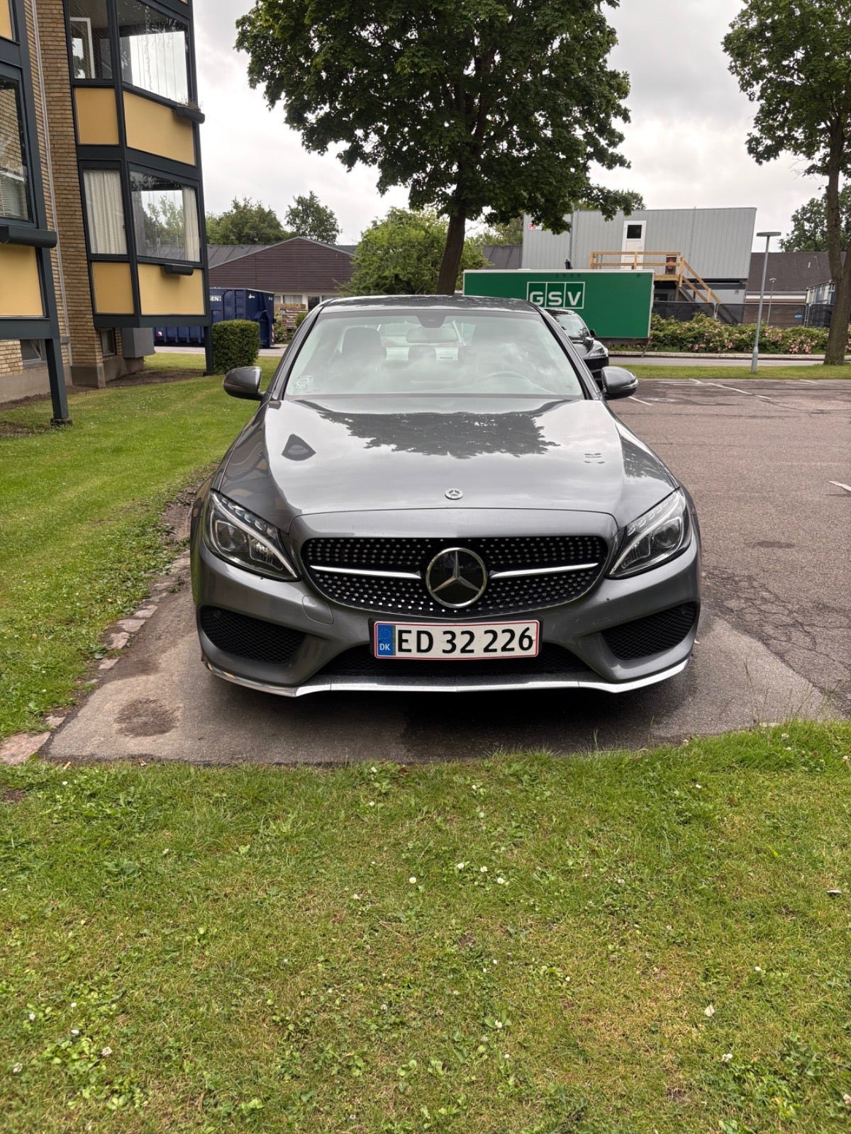 Grå Mercedes C220 d fra 2017