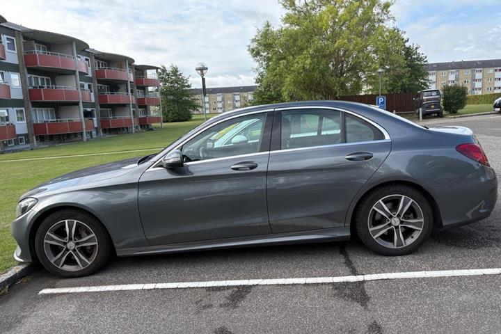 Grå Mercedes C220 d fra 2017
