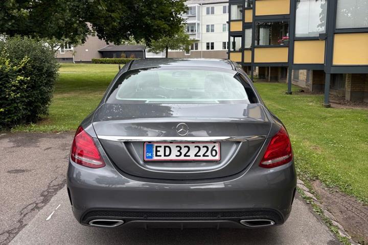 Grå Mercedes C220 d fra 2017