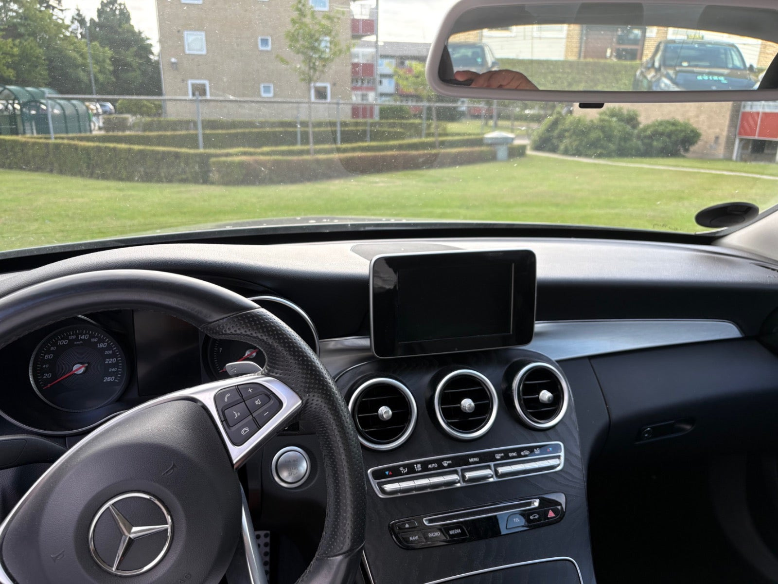 Grå Mercedes C220 d fra 2017
