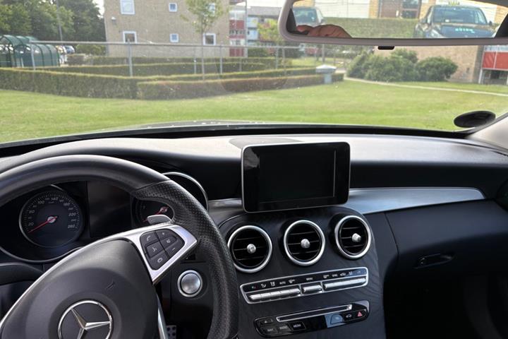 Grå Mercedes C220 d fra 2017