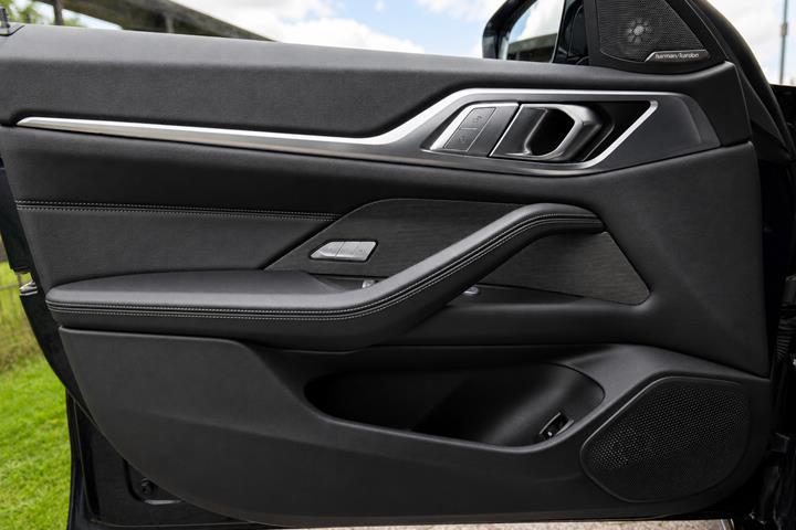 Blå BMW i4 fra 2023