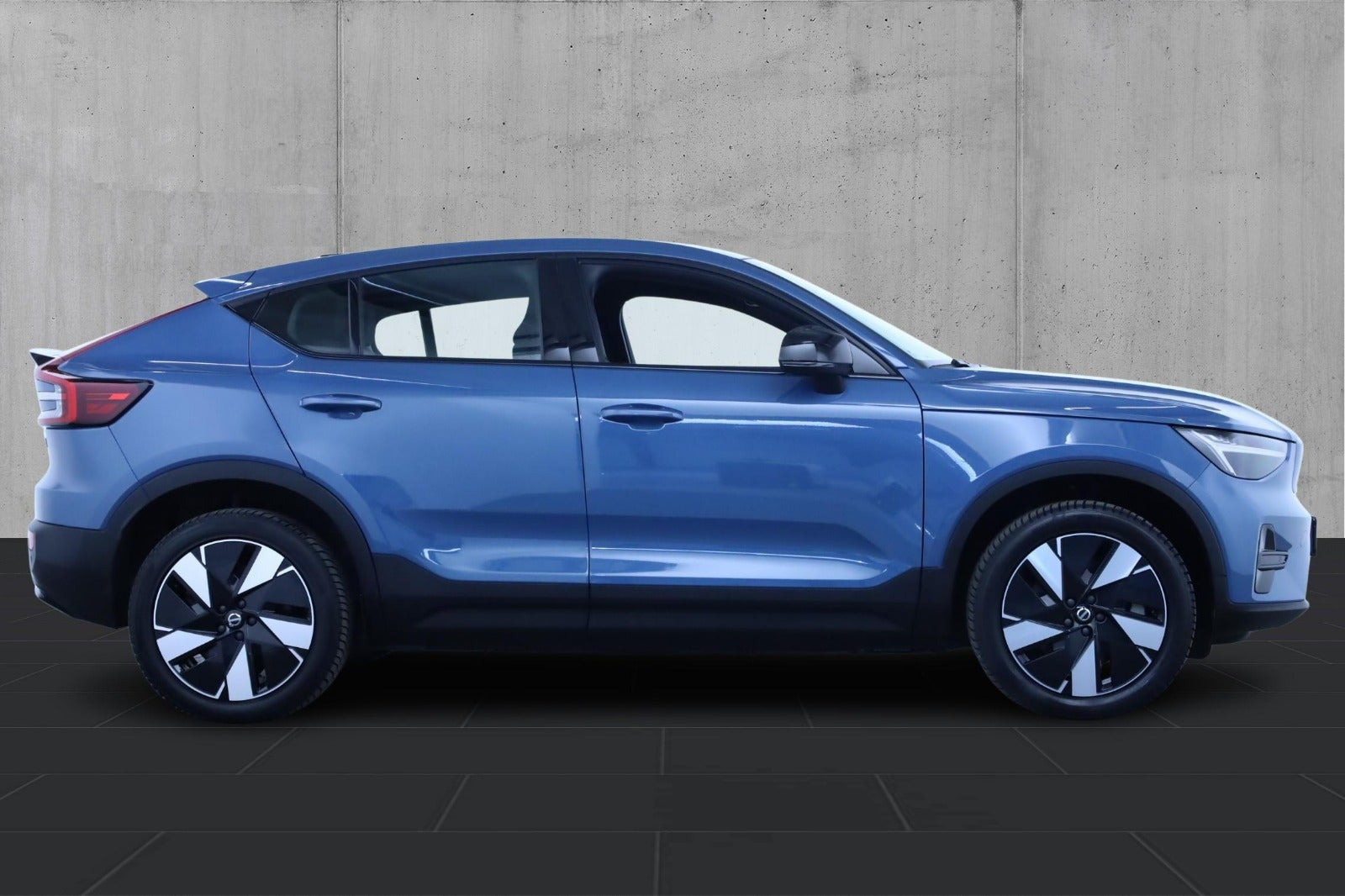 Blå Volvo C40 fra 2024