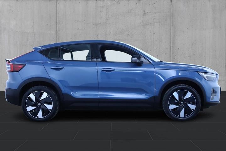 Blå Volvo C40 fra 2024