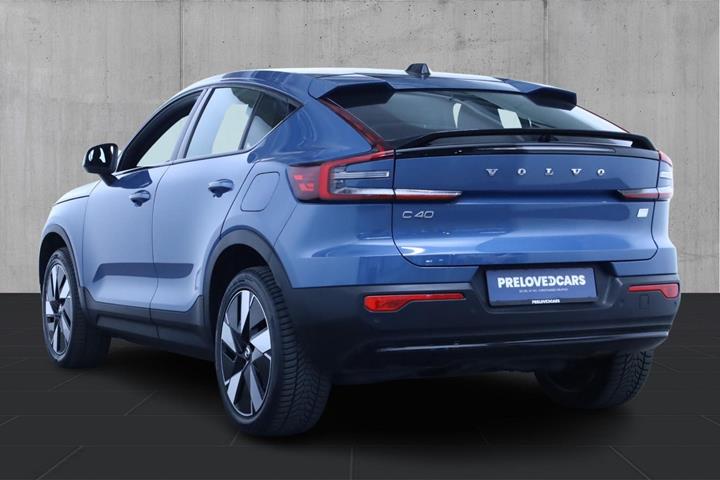 Blå Volvo C40 fra 2024
