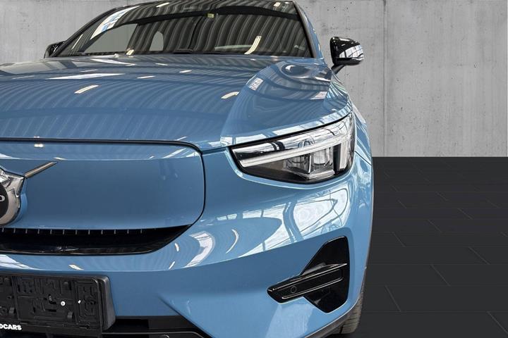 Blå Volvo C40 fra 2024