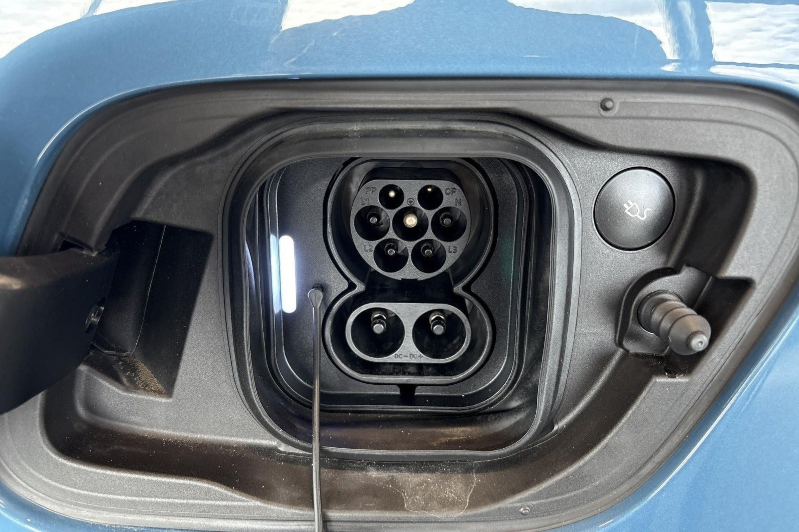 Blå Volvo C40 fra 2024
