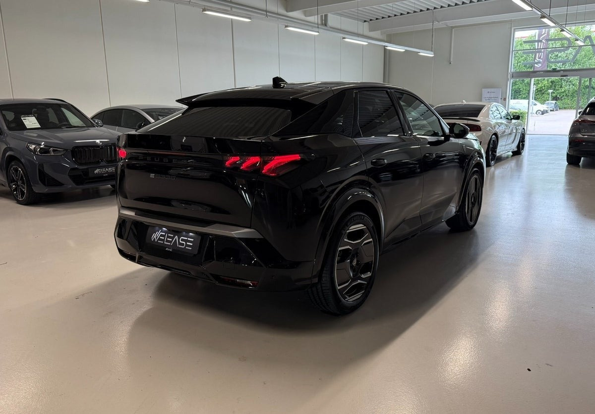 Sort Peugeot e-3008 fra 2025
