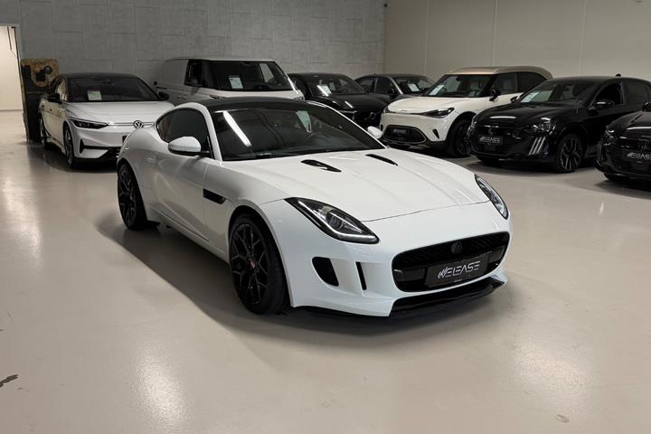 Hvid Jaguar F-Type fra 2014