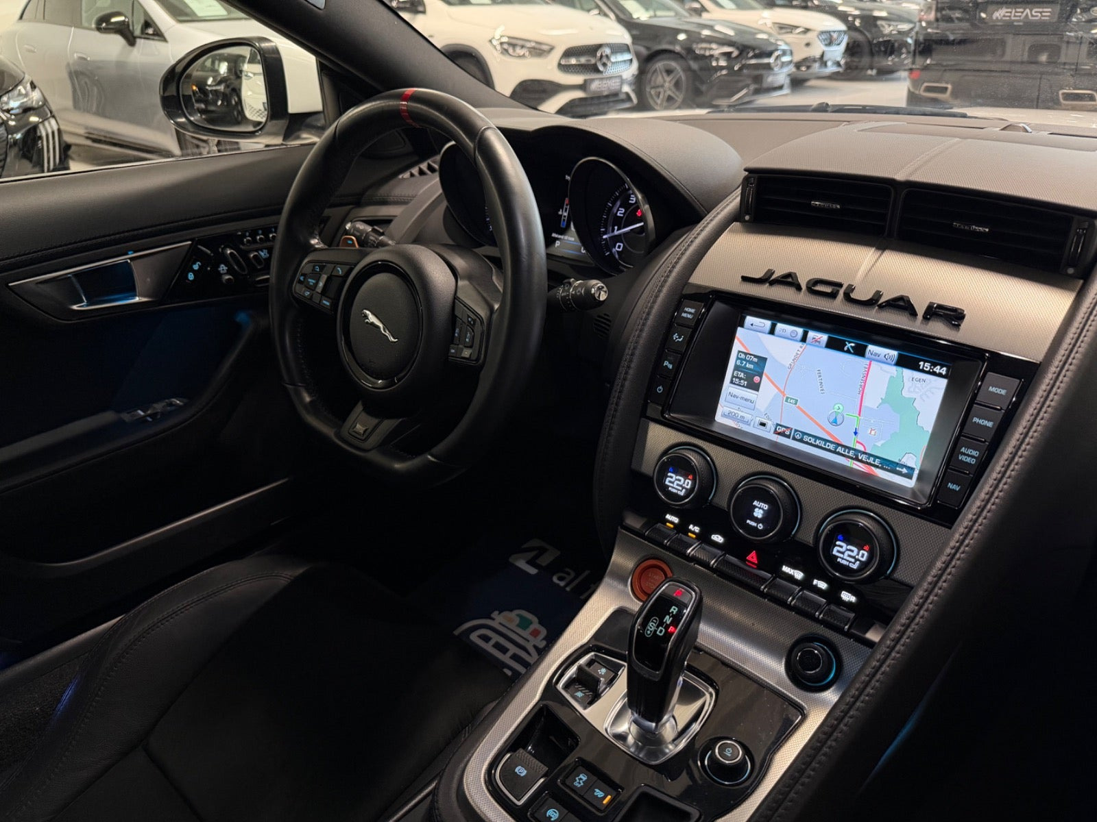Hvid Jaguar F-Type fra 2014