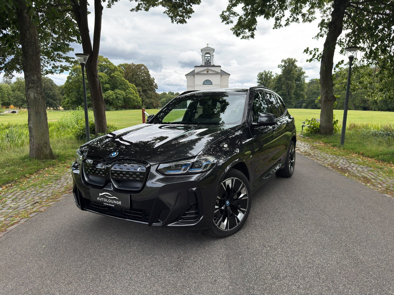 BMW iX3 Charged Plus M-Sport