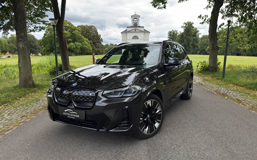 BMW iX3 Charged Plus M-Sport