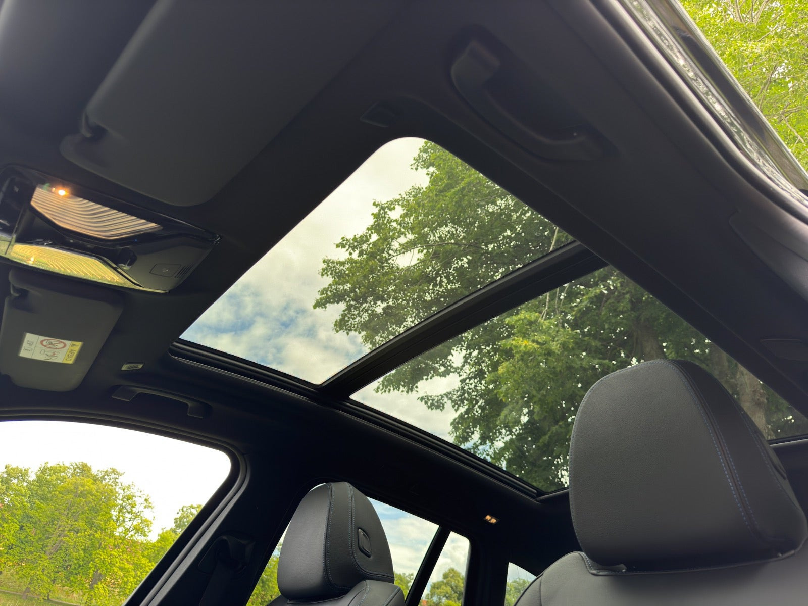 Grå BMW iX3 fra 2023