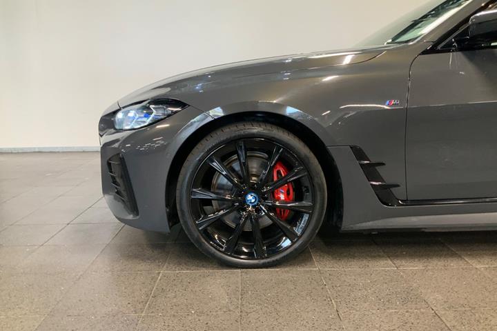 Grå BMW i4 fra 2022