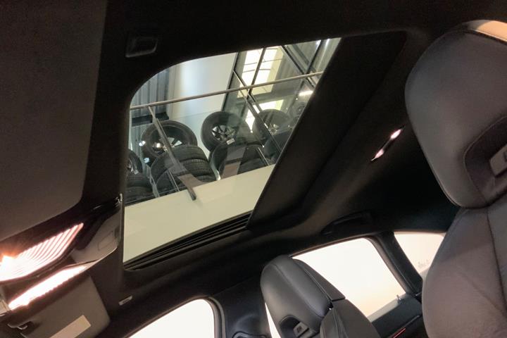 Grå BMW i4 fra 2022