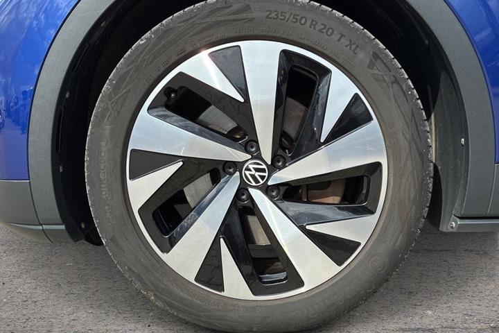 Blå VW ID.4 fra 2021