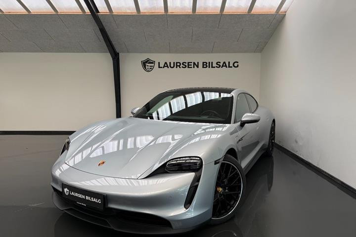 Sølv Porsche Taycan 4S fra 2021
