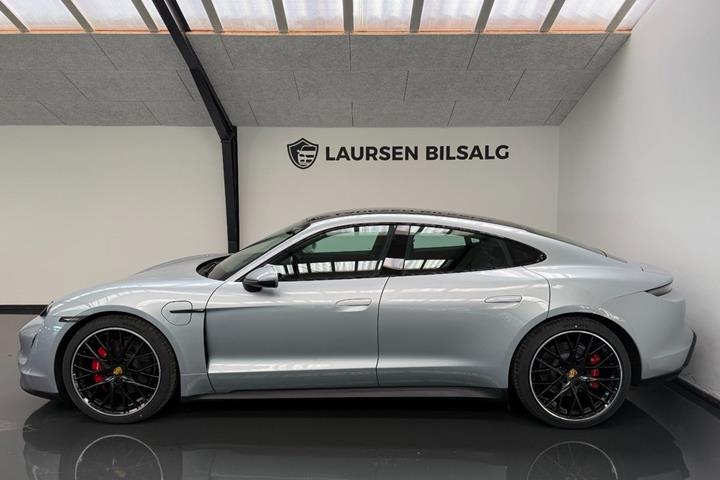 Sølv Porsche Taycan 4S fra 2021