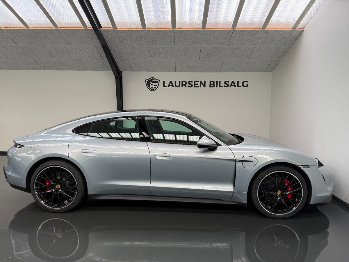 Sølv Porsche Taycan 4S fra 2021