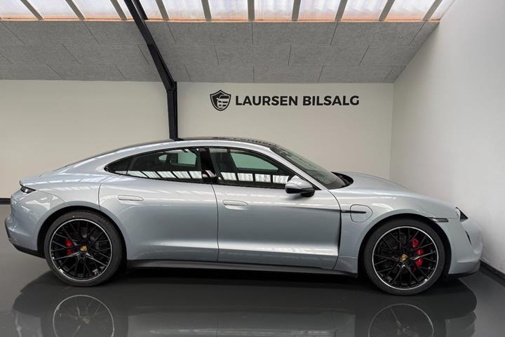 Sølv Porsche Taycan 4S fra 2021