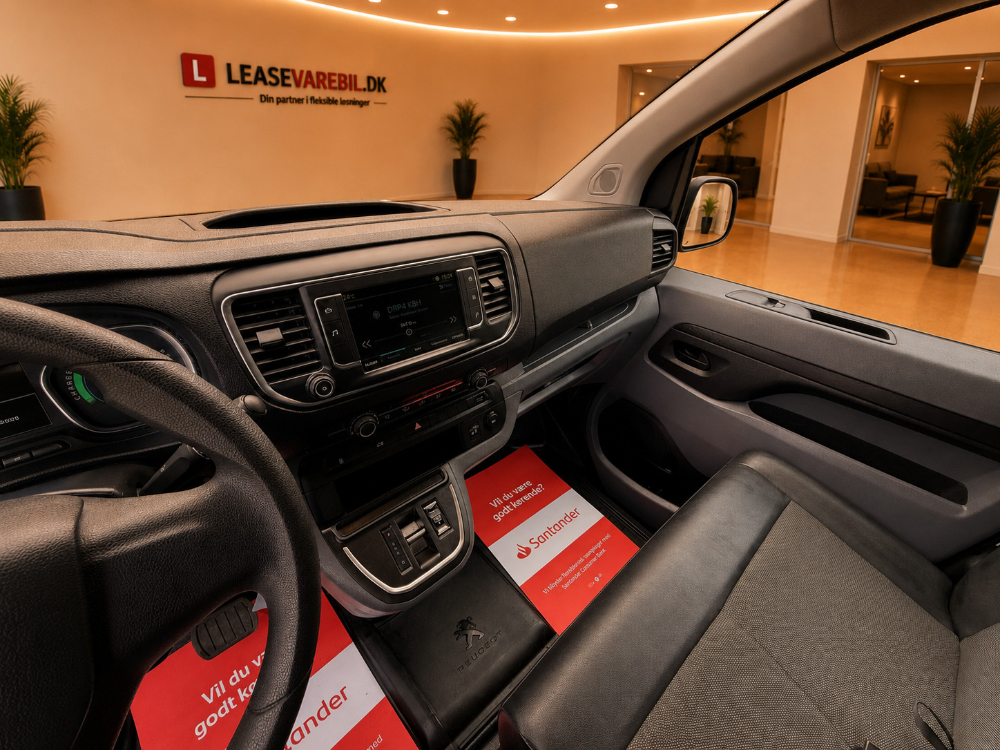 Hvid Peugeot e-Expert fra 2021