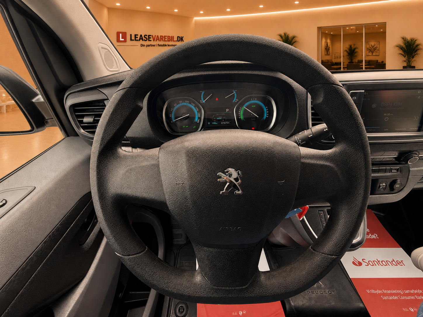 Hvid Peugeot e-Expert fra 2021