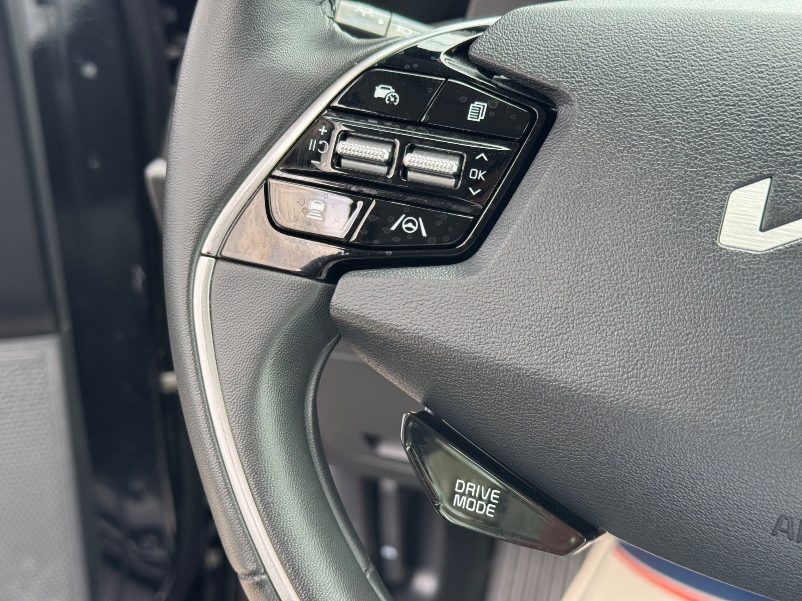Sort Kia Niro fra 2023