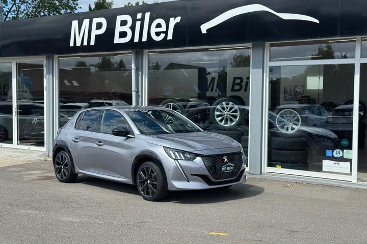Sølv Peugeot e-208 fra 2023