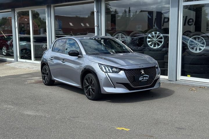 Sølv Peugeot e-208 fra 2023
