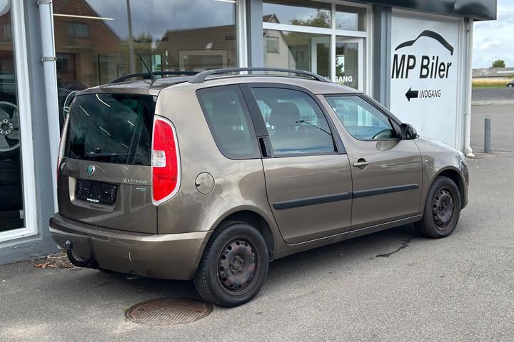 Beige Skoda Roomster fra 2012