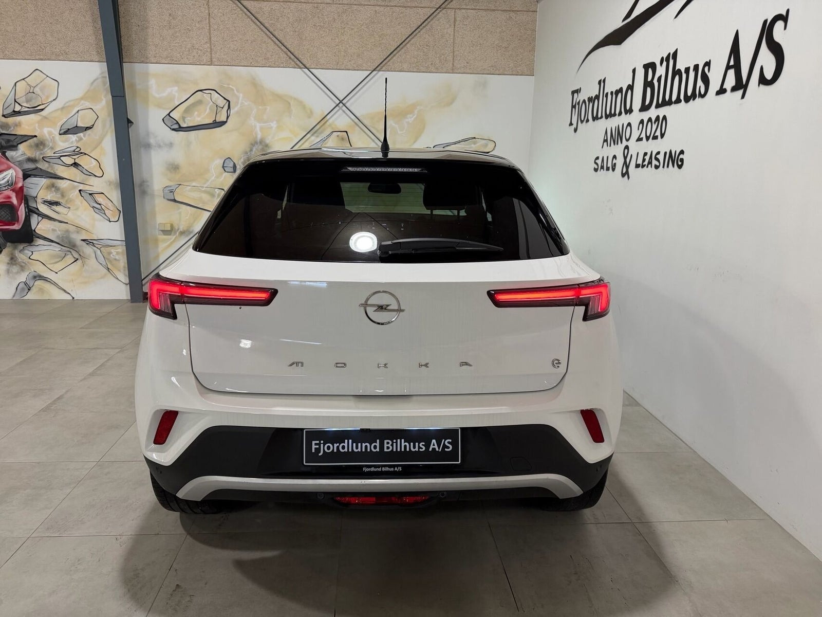 Hvid Opel Mokka-e fra 2022