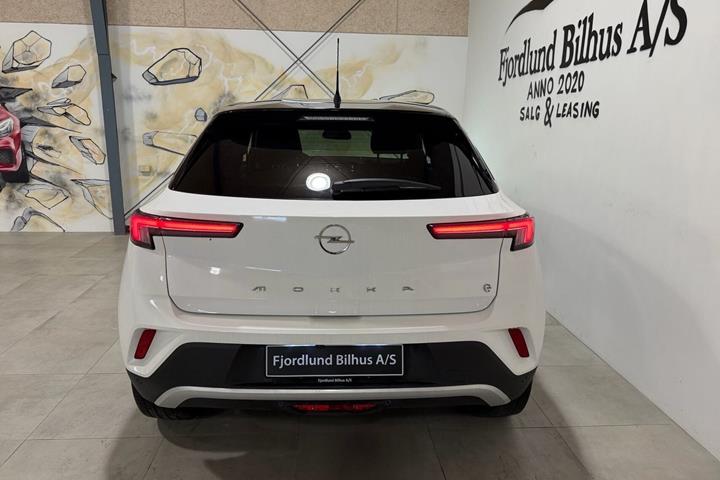 Hvid Opel Mokka-e fra 2022