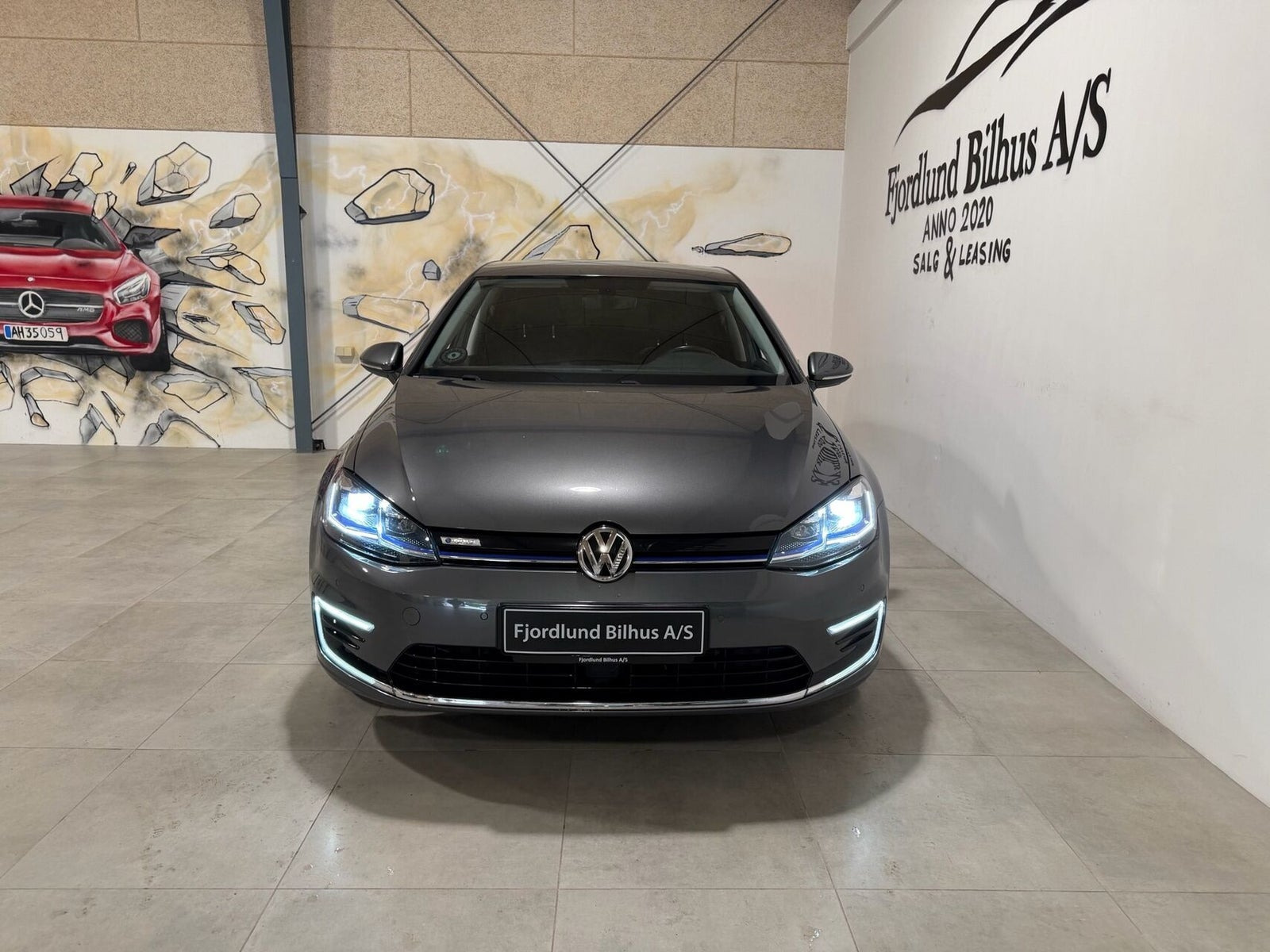 Grå VW e-Golf VII fra 2019