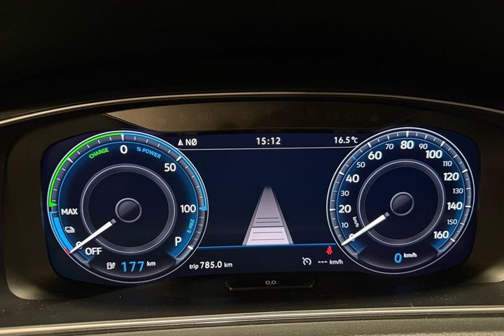 Grå VW e-Golf VII fra 2019