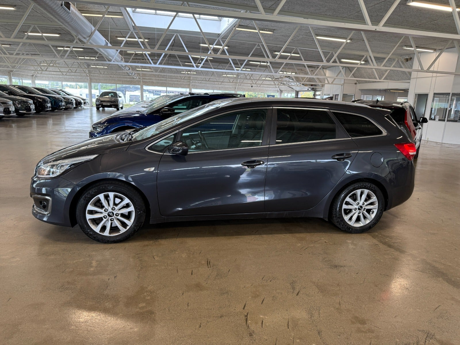 Grå Kia Ceed fra 2018