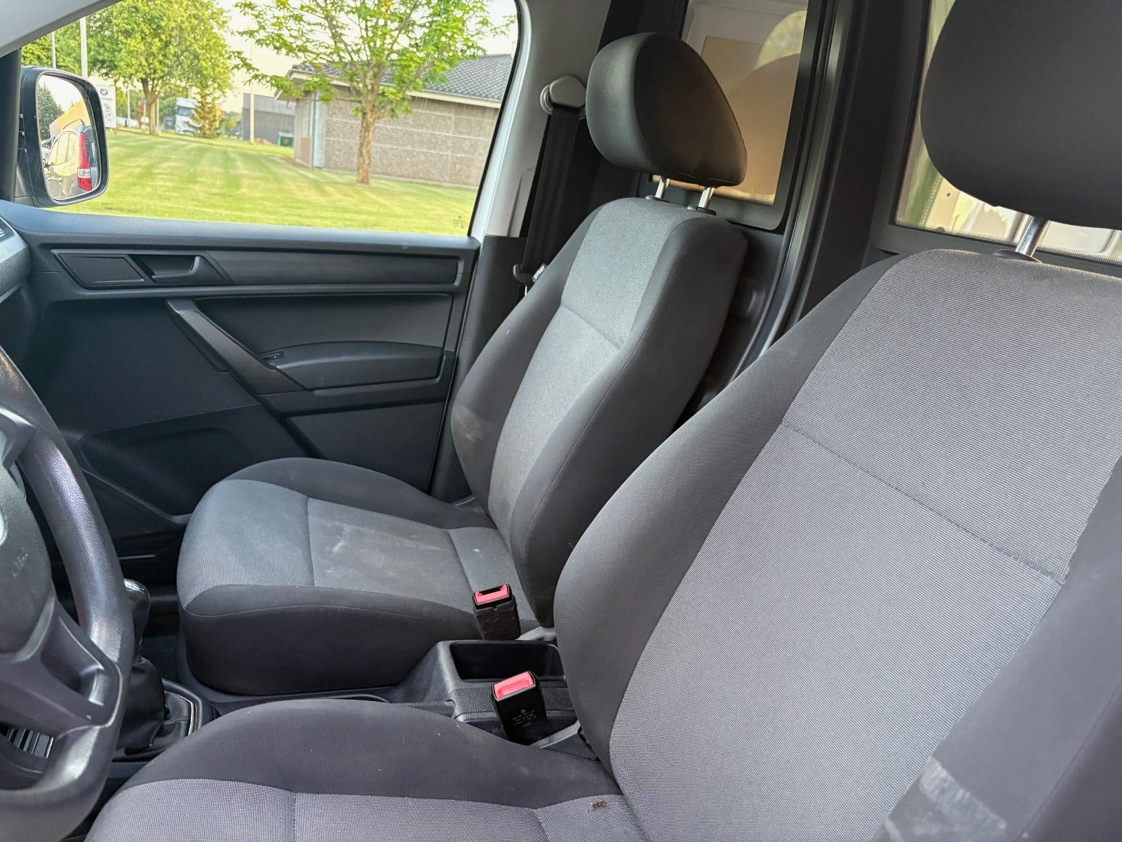 Hvid VW Caddy fra 2018