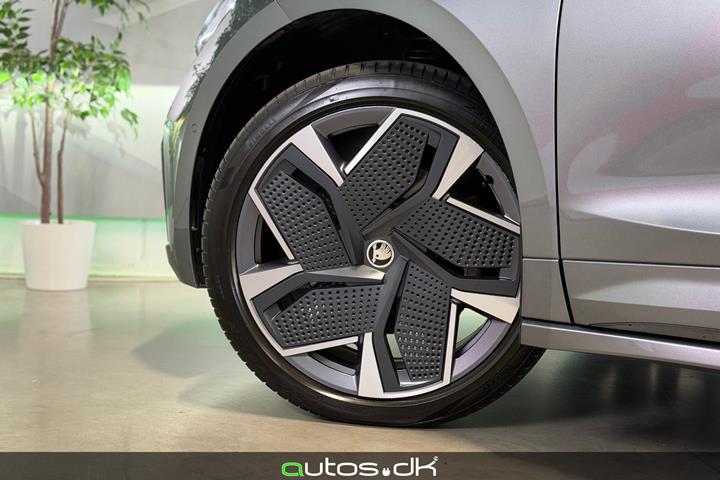 Grå Skoda Enyaq fra 2025