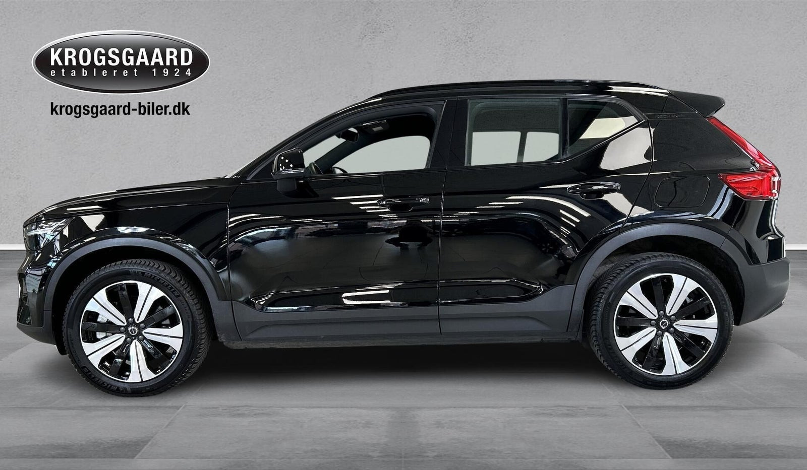 Sort Volvo XC40 fra 2023