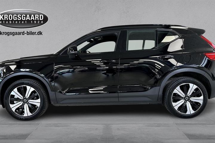Sort Volvo XC40 fra 2023