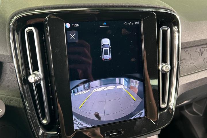 Sort Volvo XC40 fra 2023