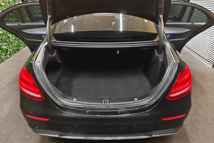 undefined Mercedes E220 d fra 2017