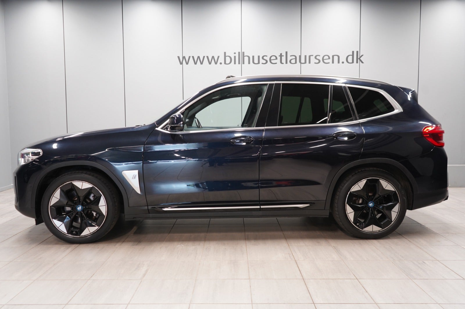 Sort BMW iX3 fra 2021