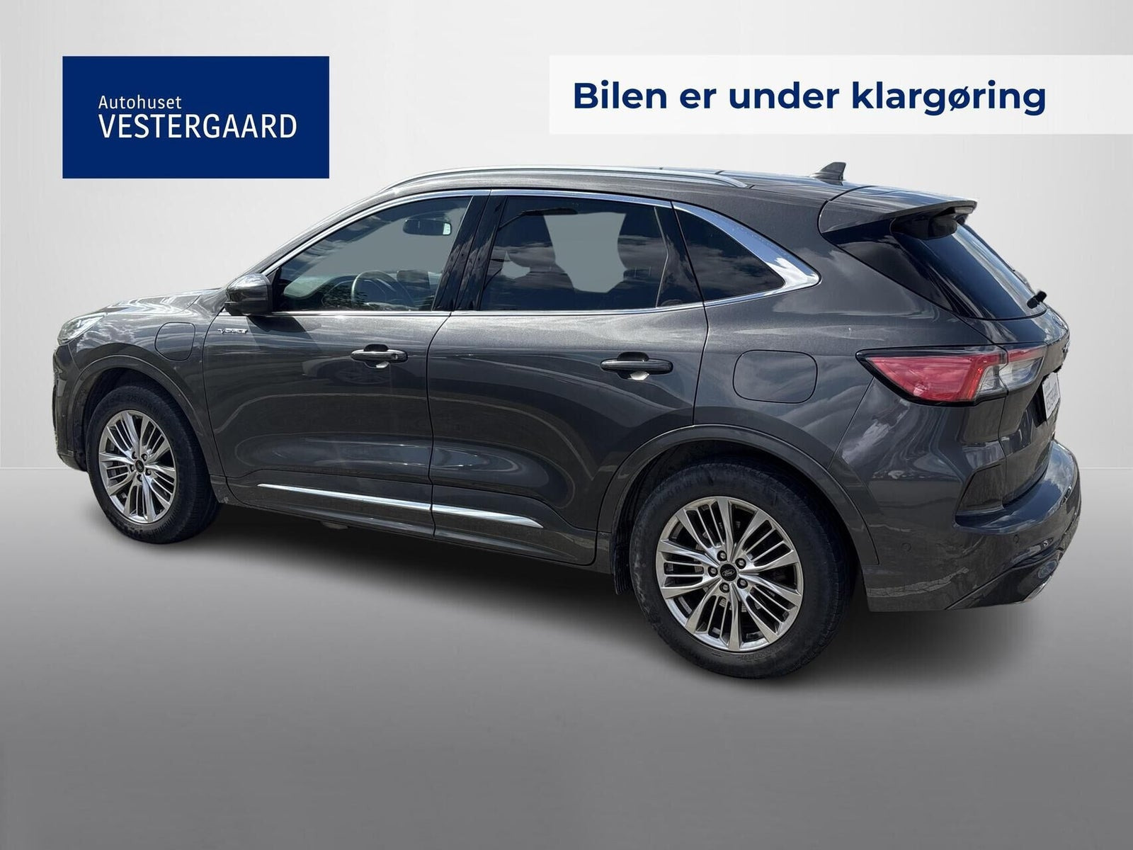 Grå Ford Kuga fra 2021