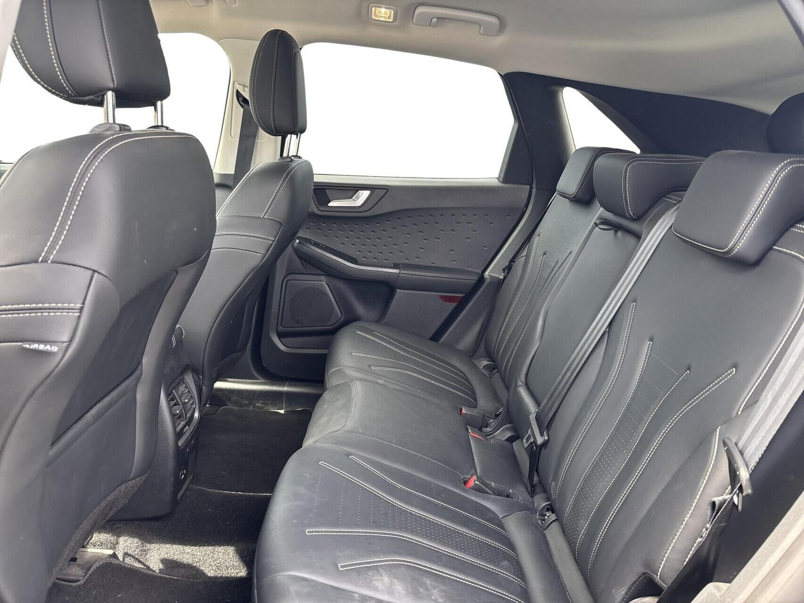 Grå Ford Kuga fra 2021