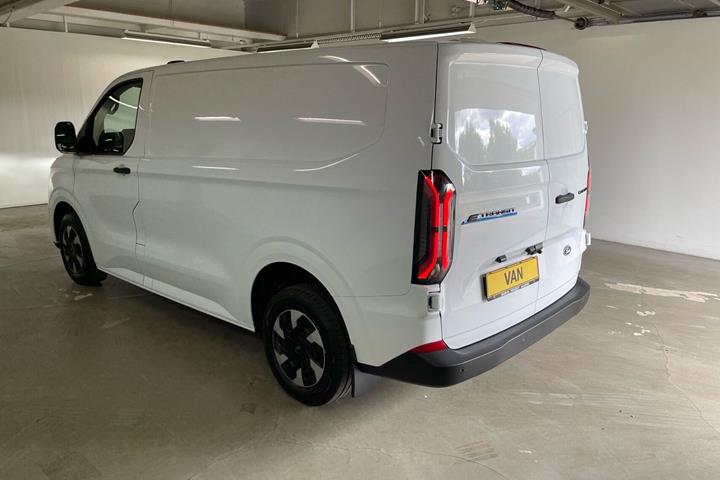 Hvid Ford E-Transit Custom 320 L1 fra 2026